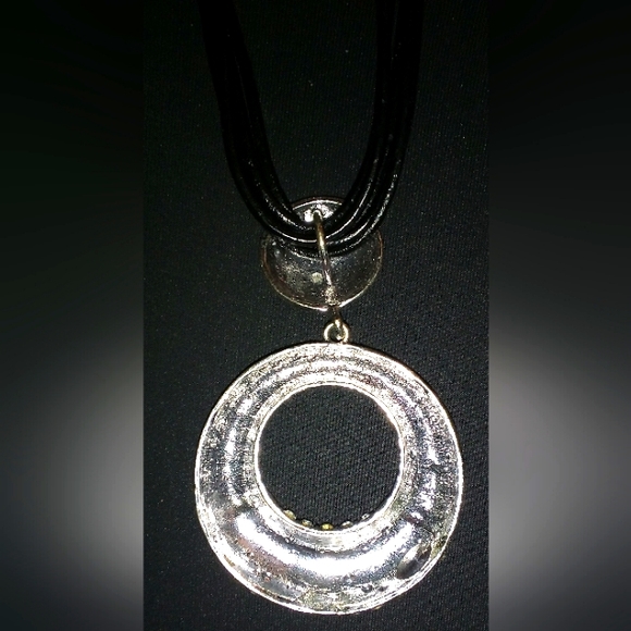 Hammered Open Circle Necklace - Picture 2 of 11